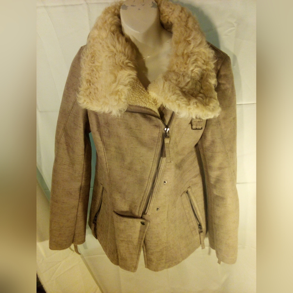 NWOT DANA MOOSLAN SUPER STYLING JACKET